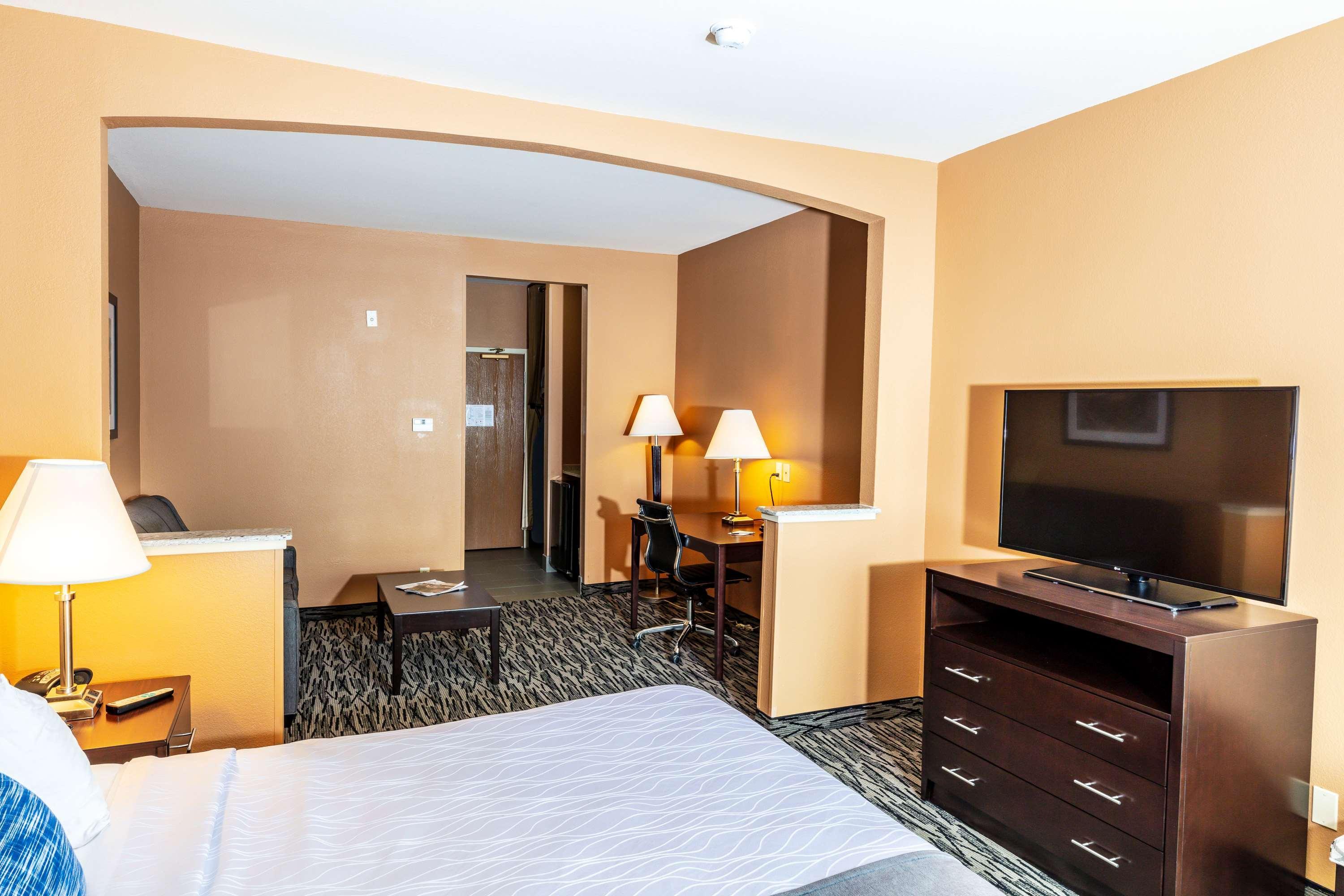 Best Western Plus Denton Inn & Suites Exterior foto
