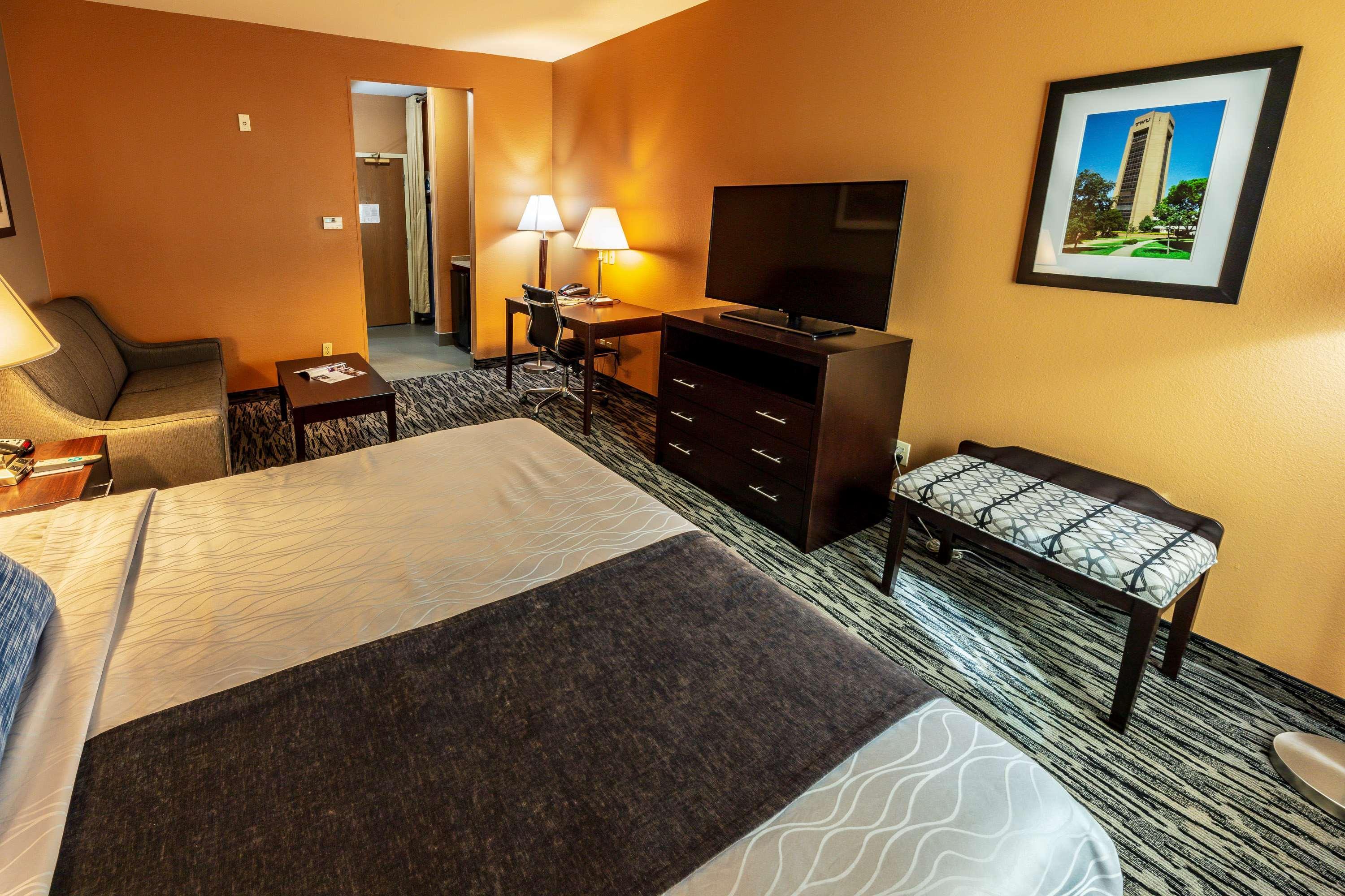 Best Western Plus Denton Inn & Suites Exterior foto