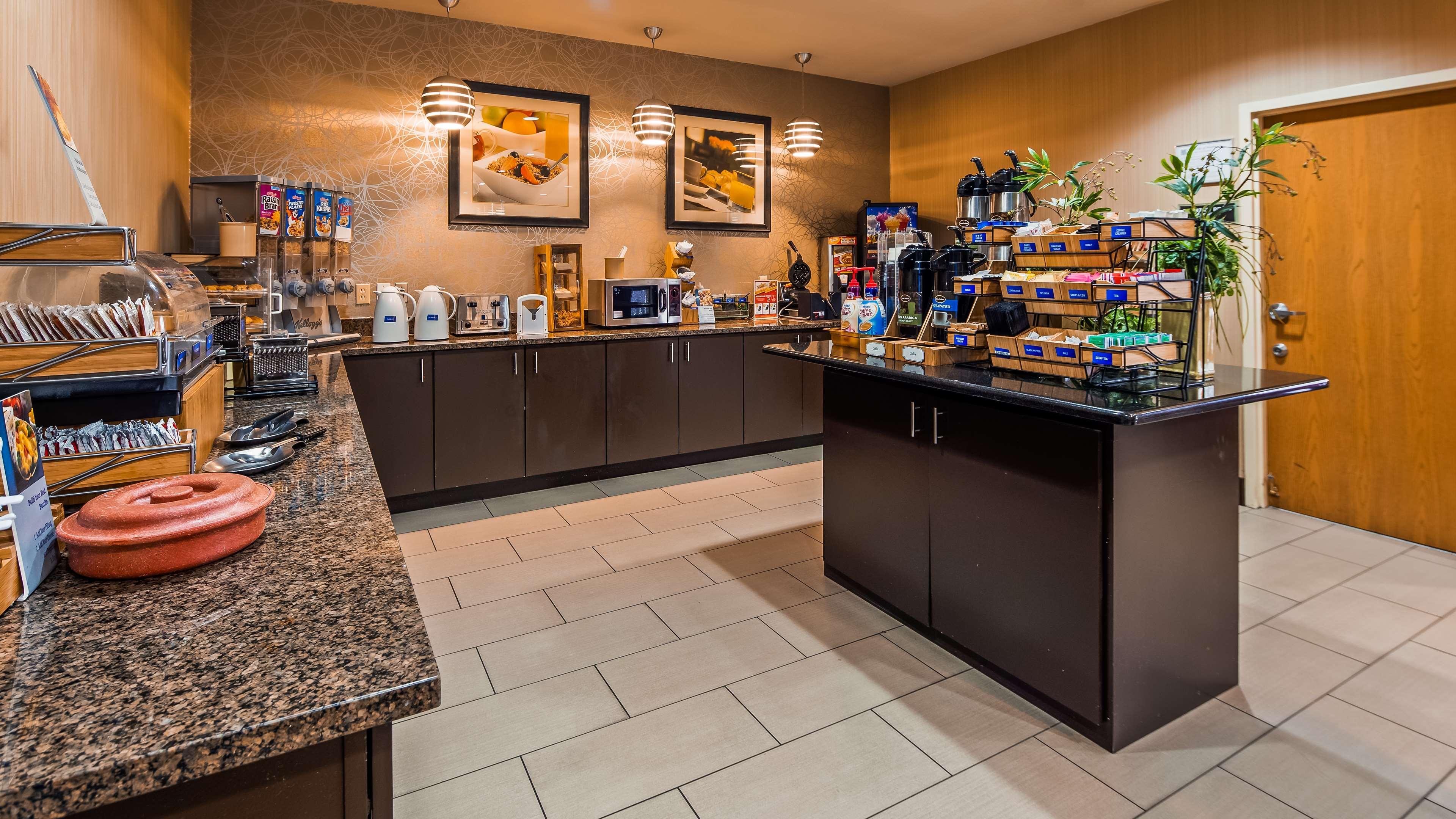 Best Western Plus Denton Inn & Suites Exterior foto