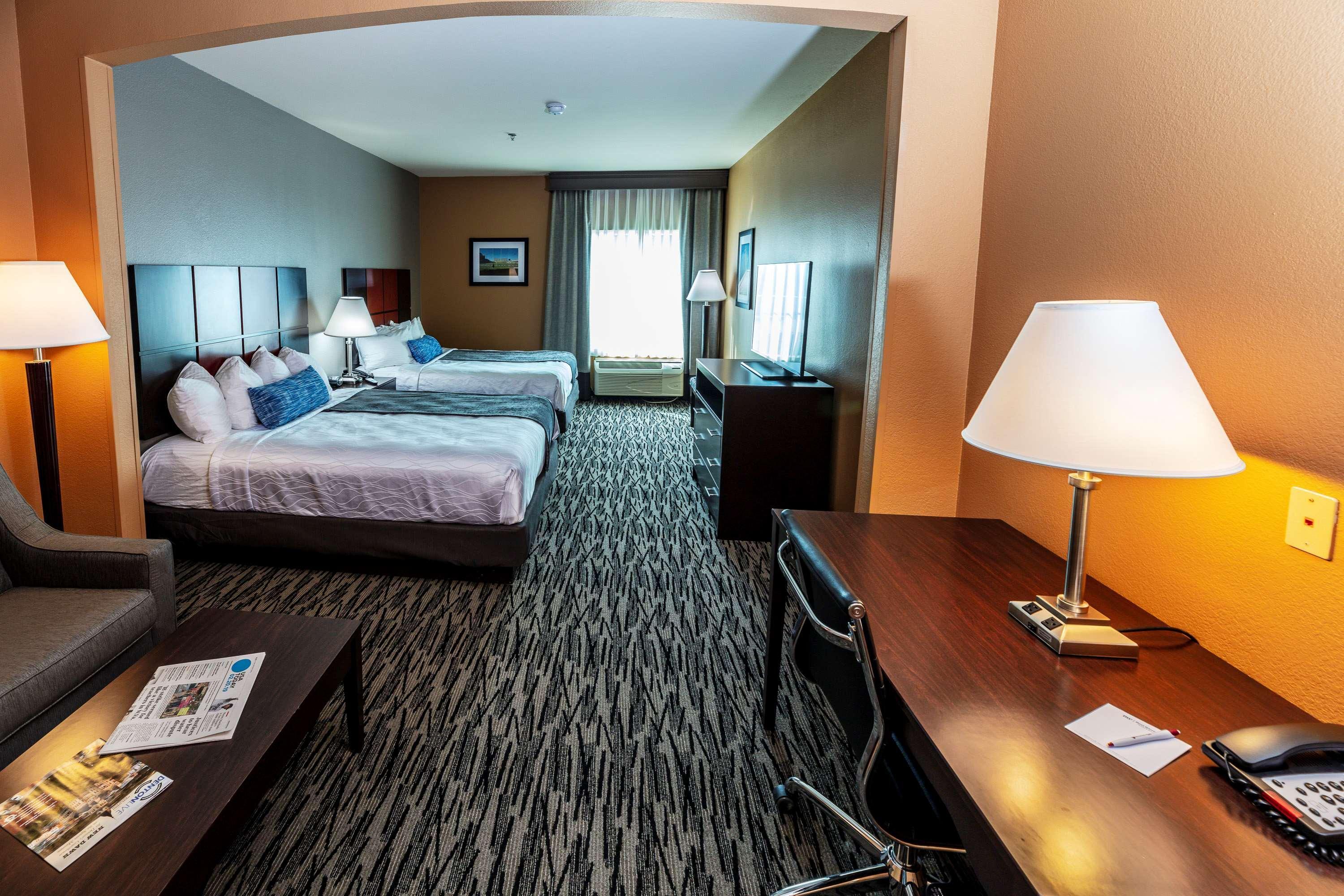 Best Western Plus Denton Inn & Suites Exterior foto