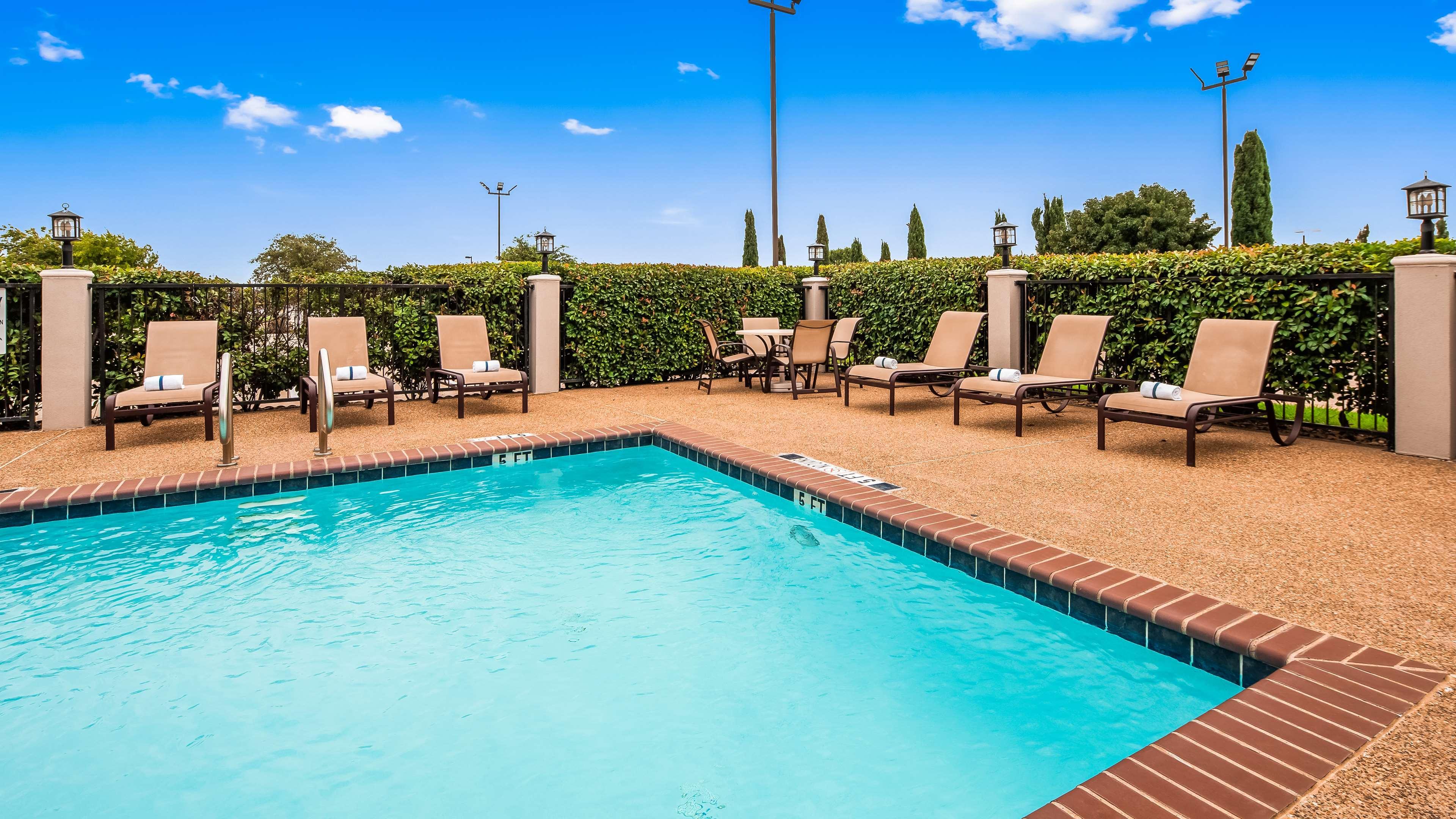 Best Western Plus Denton Inn & Suites Exterior foto