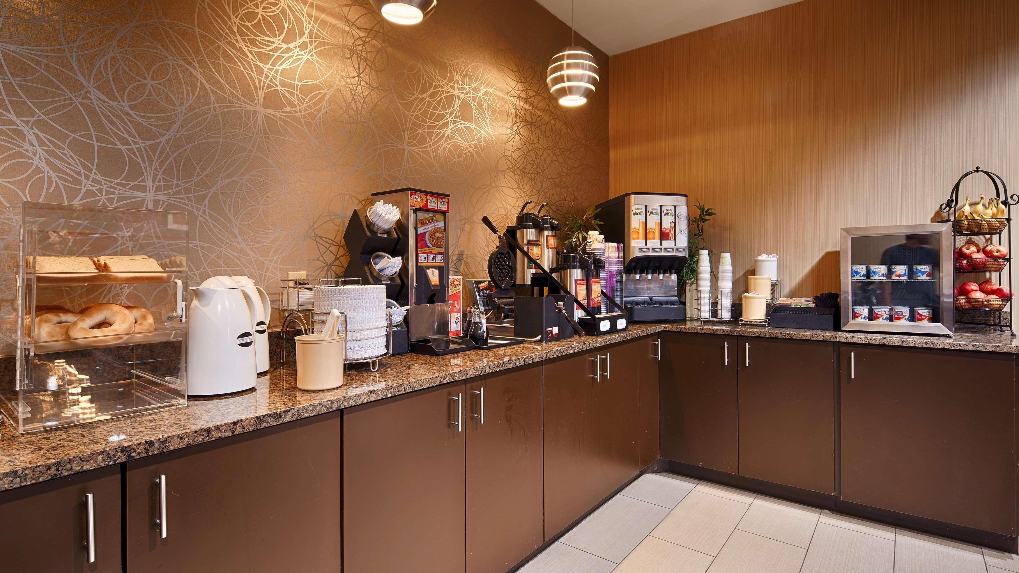 Best Western Plus Denton Inn & Suites Exterior foto