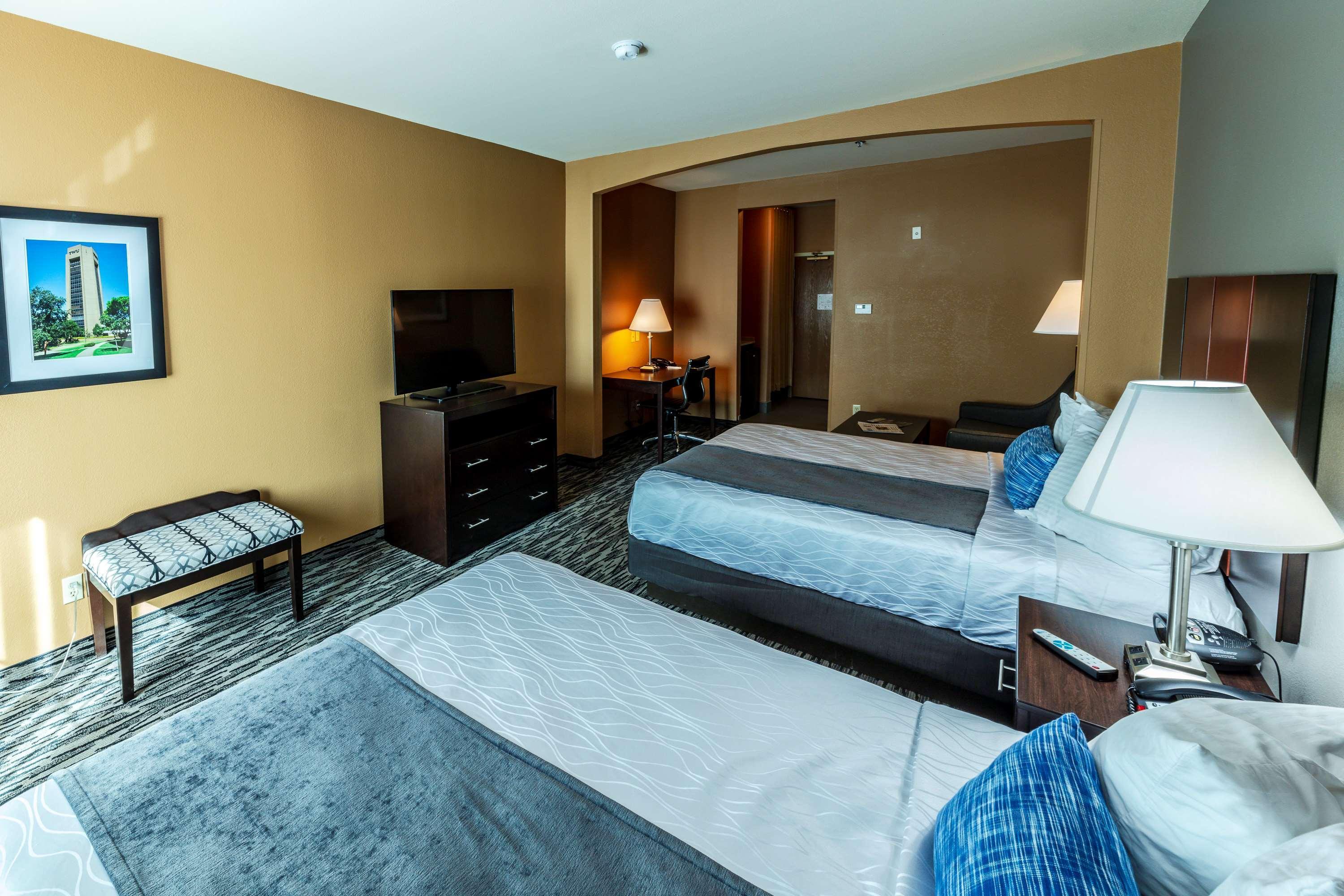 Best Western Plus Denton Inn & Suites Exterior foto